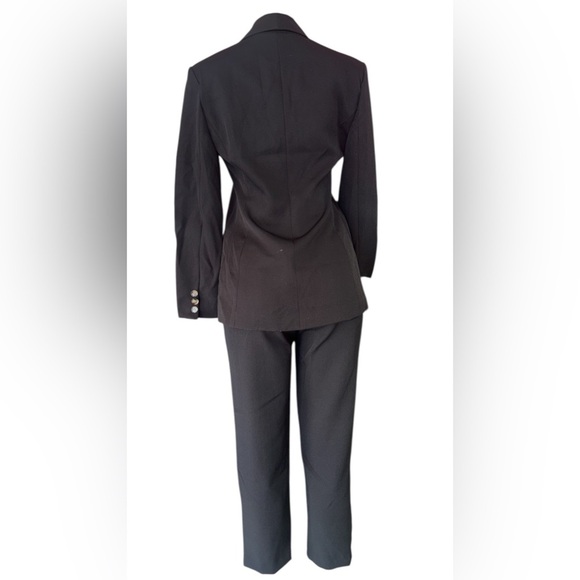 NWTO Elegant Black Women's Suit Set - Picture 3 of 7
